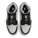 Air Jordan 1 Mid SE - Image 4